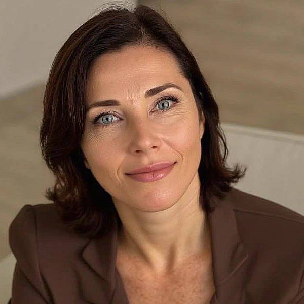 Яна Коваленко